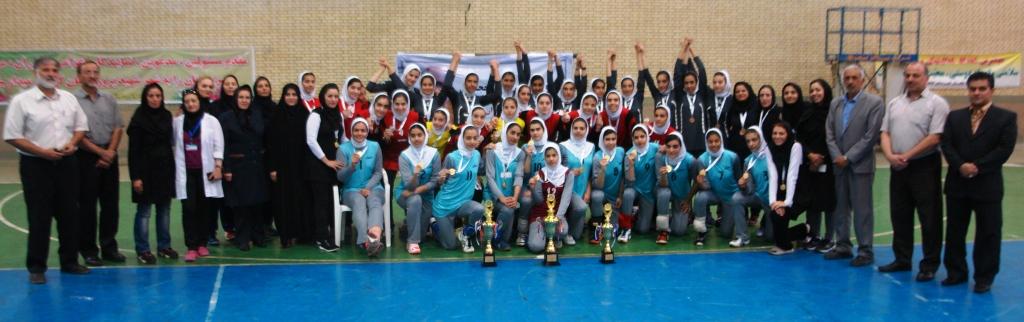عبور قطار والیبال نوجوانان بانوان کشور از ایستگاه کاشان